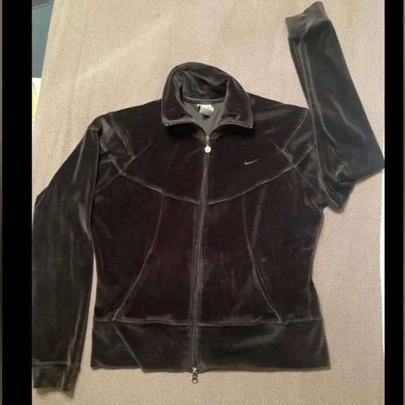 Nike velour jacket - Picture 1 of 7